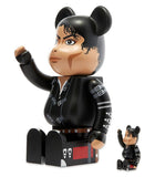 400% + 100% Bearbrick Michael Jackson Bad Cadre Art 4 ans après l'impeccable clip Thriller, Michael Jackson revient avec un clip toujours aussi détonant : Bad. Second extrait de son album du même nom, sorti en 1987, Bad abandonne les effets spéciaux pour se concentrer sur les prouesses de Michael Jackson en danse.Paris