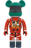 1000% BEARBRICK L'ODYSSEE DE L'ESPACE CASQUE VERT ET COMBINAISON SPATIALE ORANGE